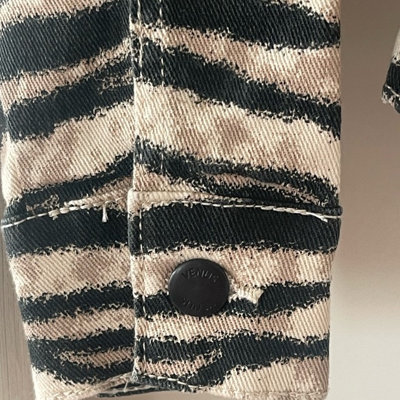 Zebra Print Jean Jacket Brown and Tan size Medium - Picture 4 of 7